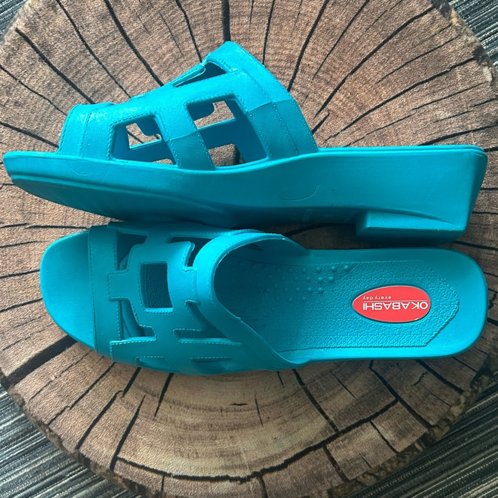 Okabashi Size L / 10-11 Women’s Blue Geometric Sandals